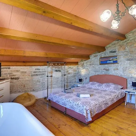 Dani Holiday home Svetvincenat