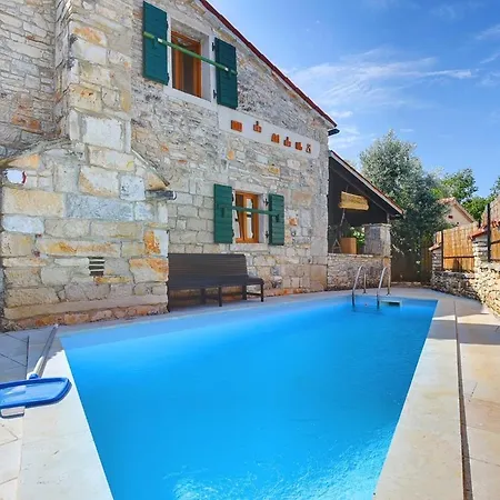 Dani Holiday home *