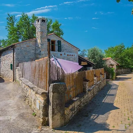 Holiday home Dani Svetvincenat